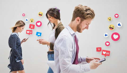 INFLUENCER & SELF BRAND STRATEGY: IMPARA A PROMUOVERE TE STESSO SUI SOCIAL MEDIA DI CARMEN DIPER 08.30 – 13.30 (ONLINE – ISCRIZIONI APERTE)